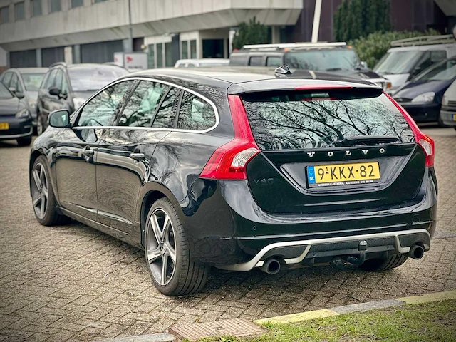 Volvo v60 1.6 t3 r-design automaat, 9-kkx-82! - afbeelding 9 van  16