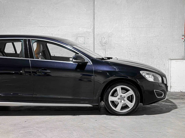 Volvo v60 1.6 t4 summum 179pk 2011, 51-pff-4 - afbeelding 3 van  43