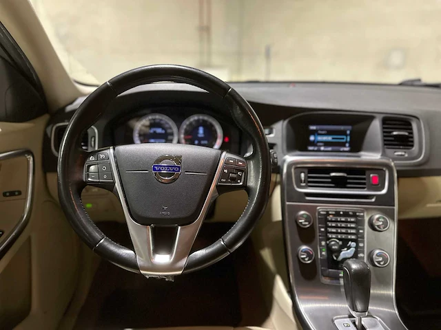 Volvo v60 1.6 t4 summum 179pk 2011, 51-pff-4 - afbeelding 14 van  43