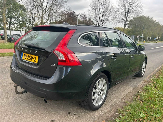 Volvo v60 1.6 t4 summum 2012 | 10-zsv-2 - afbeelding 8 van  13