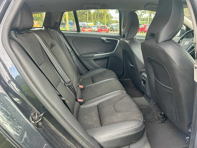 Volvo v60 1.6 t4 summum 2012 | 10-zsv-2 - afbeelding 12 van  13