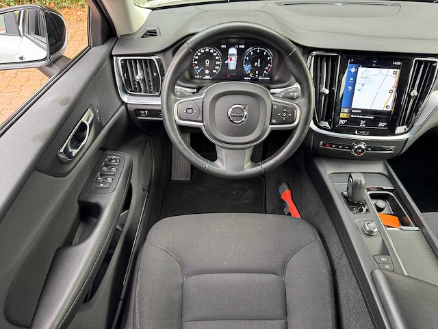 Volvo v60 2.0 b3 163pk mom. adv. k-285-dk - afbeelding 6 van  26