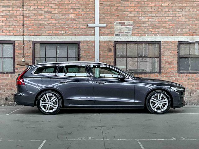 Volvo v60 2.0 b4 r-design 197pk 2021, t-835-rk - afbeelding 40 van  42