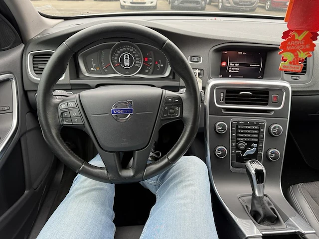Volvo v60 2.0 d2 eco kinetic, 2017 - afbeelding 19 van  22