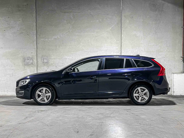 Volvo v60 2.0 d2 momentum 120pk 2016 -automaat-, h-765-rv - afbeelding 4 van  38
