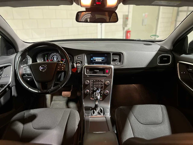 Volvo v60 2.0 d2 momentum 120pk 2016 -automaat-, h-765-rv - afbeelding 6 van  38