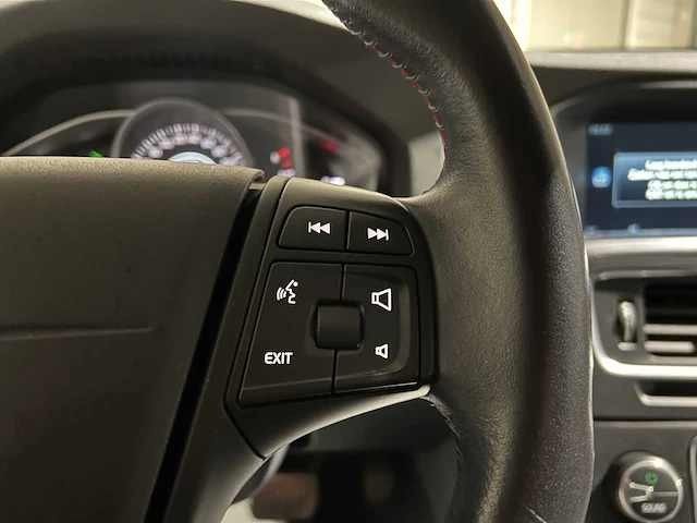 Volvo v60 2.0 d2 momentum 120pk 2016 -automaat-, h-765-rv - afbeelding 9 van  38
