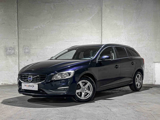 Volvo v60 2.0 d2 momentum 120pk 2016 -automaat-, h-765-rv - afbeelding 1 van  38