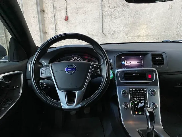 Volvo v60 2.0 d2 polar+ dynamic 120pk 2018 -orig. nl-, sb-091-v - afbeelding 13 van  44