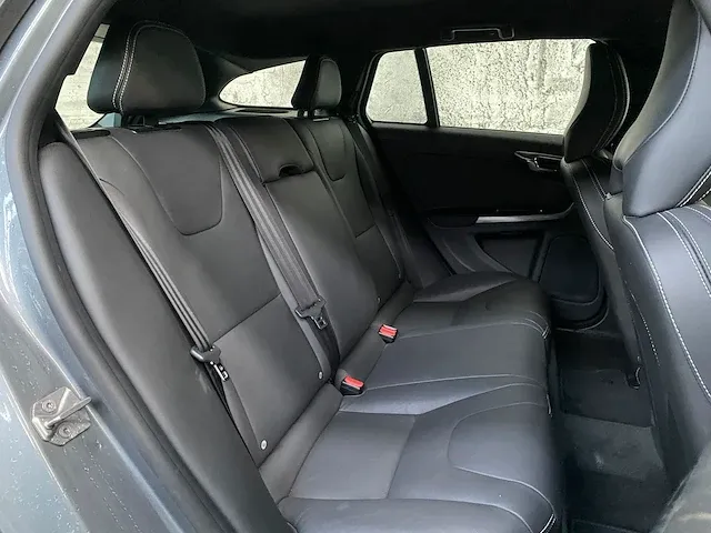 Volvo v60 2.0 d2 polar+ dynamic 120pk 2018 -orig. nl-, sb-091-v - afbeelding 22 van  44
