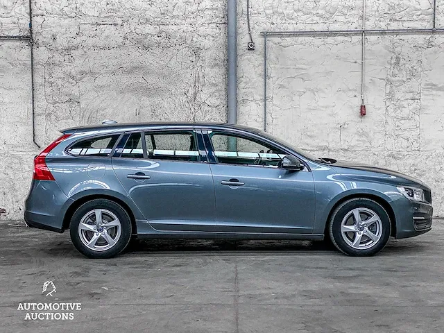 Volvo v60 2.0 d2 polar+ dynamic 120pk 2018 -orig. nl-, sb-091-v - afbeelding 42 van  44