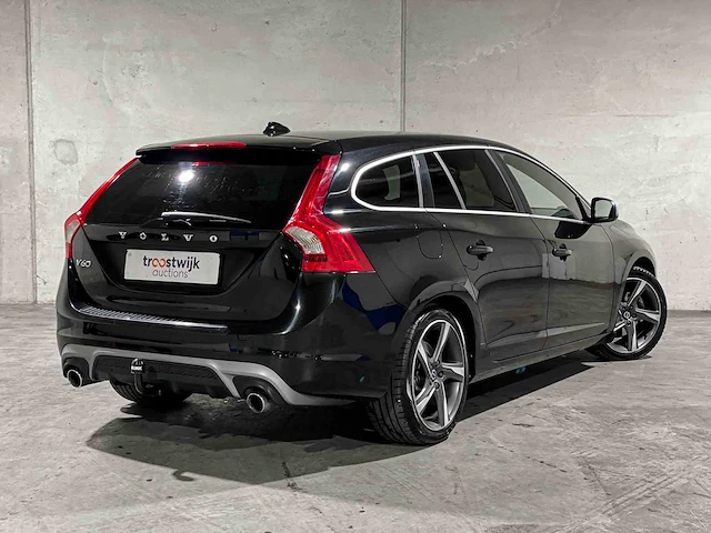 Volvo v60 2.0 d2 summum 120pk 2015, xf-303-k - afbeelding 2 van  41
