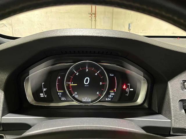 Volvo v60 2.0 d2 summum 120pk 2015, xf-303-k - afbeelding 18 van  41