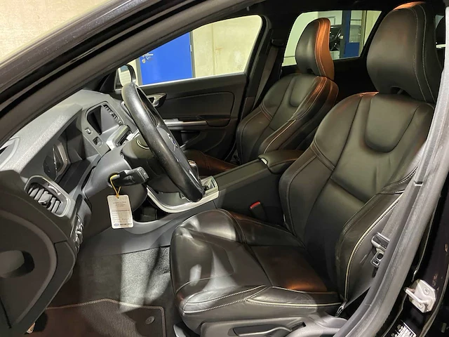 Volvo v60 2.0 d2 summum 120pk 2015, xf-303-k - afbeelding 24 van  41