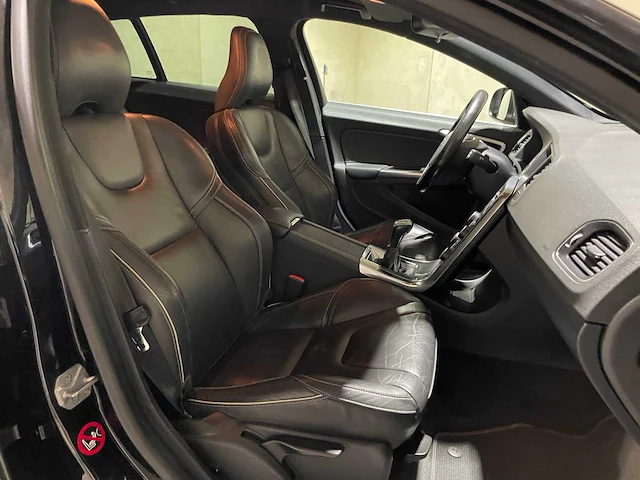 Volvo v60 2.0 d2 summum 120pk 2015, xf-303-k - afbeelding 31 van  41