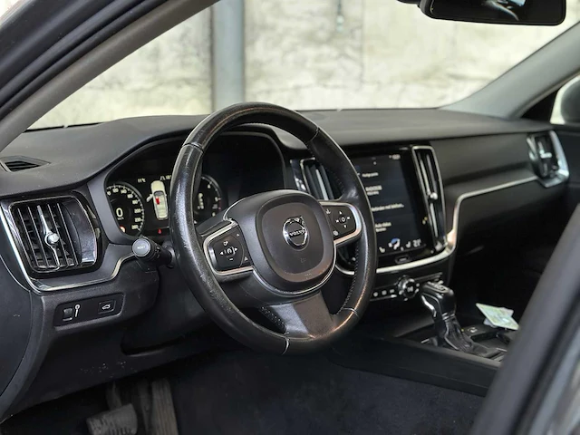 Volvo v60 2.0 d3 momentum 150pk 2019, g-381-lp - afbeelding 10 van  40