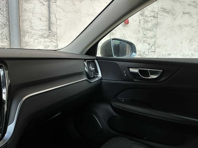 Volvo v60 2.0 d3 momentum 150pk 2019, g-381-lp - afbeelding 21 van  40