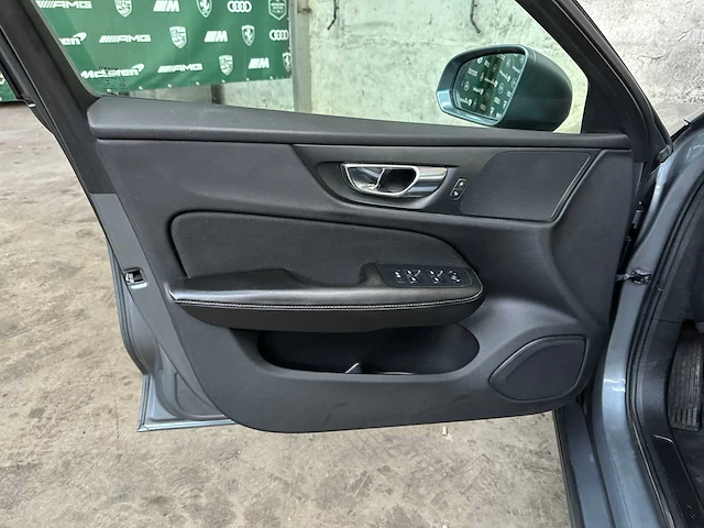 Volvo v60 2.0 d3 momentum 150pk 2019, g-381-lp - afbeelding 22 van  40