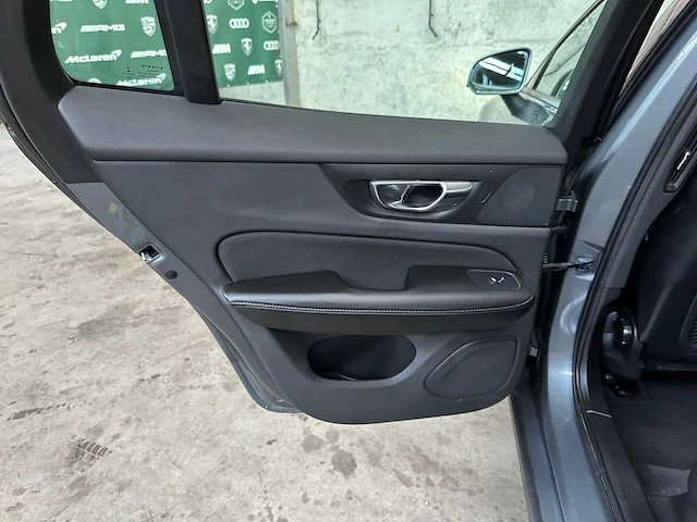 Volvo v60 2.0 d3 momentum 150pk 2019, g-381-lp - afbeelding 24 van  40
