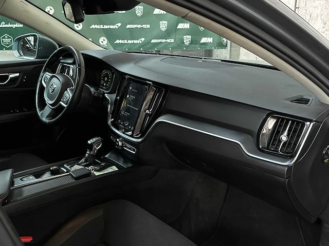 Volvo v60 2.0 d3 momentum 150pk 2019, g-381-lp - afbeelding 28 van  40