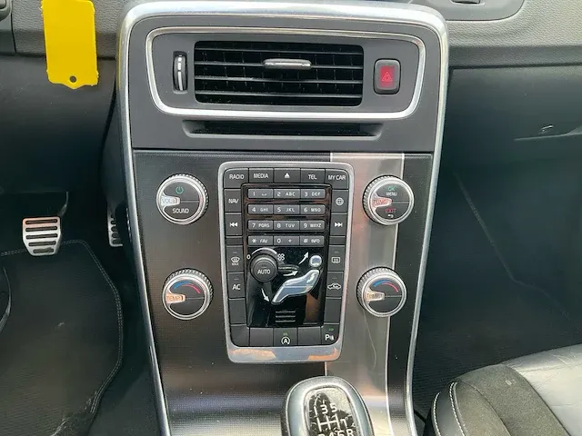 Volvo v60 2.0 d4 2014 schuifdak cruise control bluetooth climate control, 4-xgn-95 - afbeelding 17 van  34