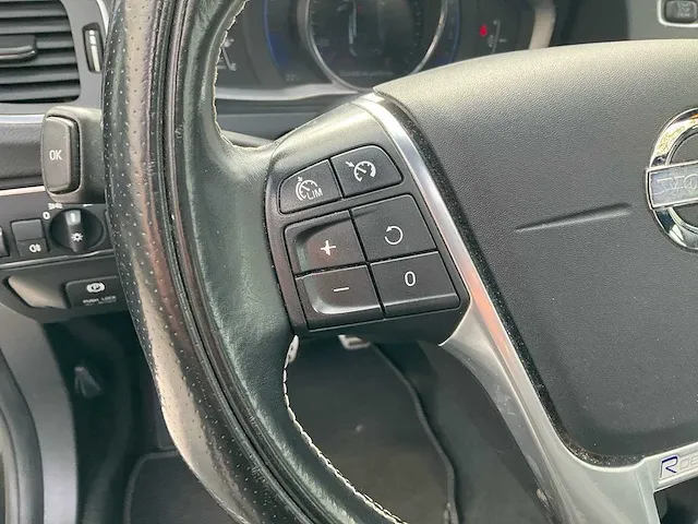 Volvo v60 2.0 d4 2014 schuifdak cruise control bluetooth climate control, 4-xgn-95 - afbeelding 21 van  34