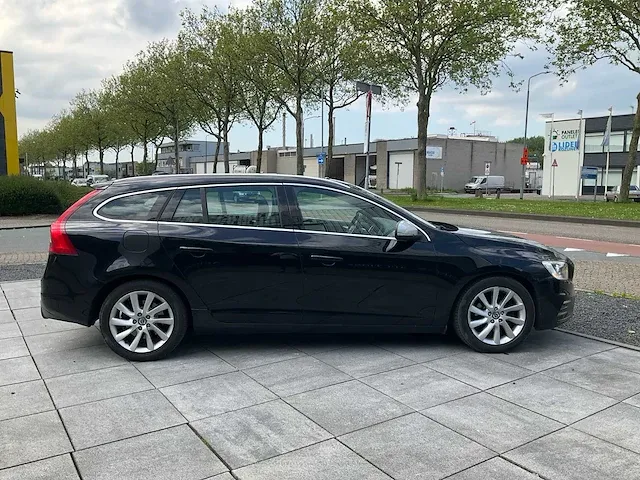 Volvo v60 2.0 d4 2014 schuifdak cruise control bluetooth climate control, 4-xgn-95 - afbeelding 31 van  34