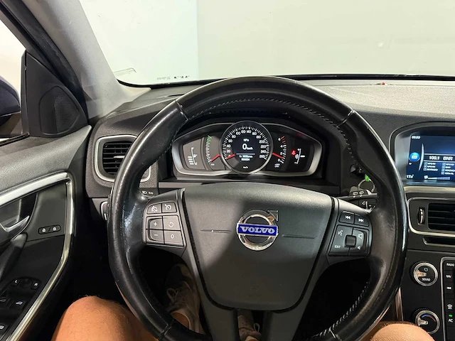 Volvo v60 2.0 d4 kinetic, gd-145-p - afbeelding 2 van  13
