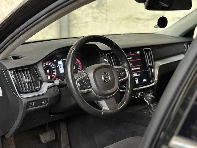Volvo v60 2.0 d4 momentum 190pk 2018, tf-649-b - afbeelding 9 van  39