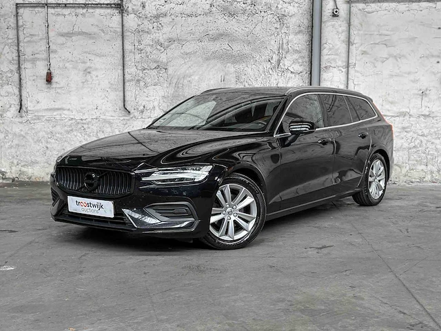 Volvo v60 2.0 d4 momentum 190pk 2018, tf-649-b - afbeelding 1 van  39