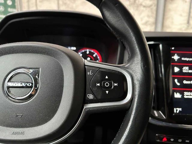 Volvo v60 2.0 d4 momentum 190pk 2018, tf-649-b - afbeelding 14 van  39