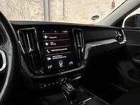 Volvo v60 2.0 d4 momentum 190pk 2018, tf-649-b - afbeelding 19 van  39