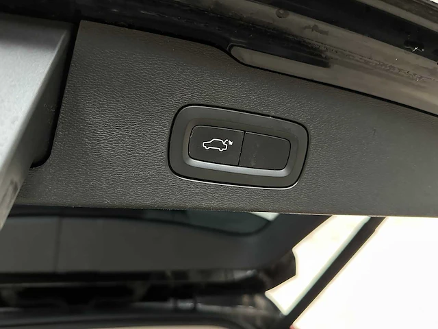 Volvo v60 2.0 d4 momentum 190pk 2018, tf-649-b - afbeelding 26 van  39