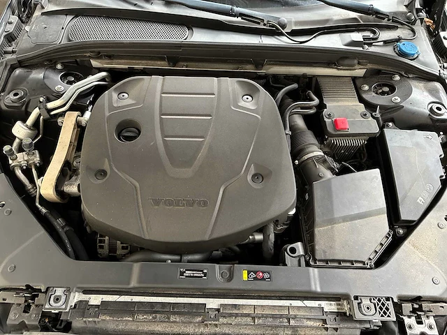 Volvo v60 2.0 d4 momentum 190pk 2018, tf-649-b - afbeelding 32 van  39