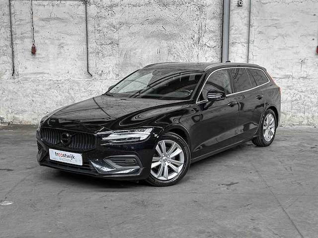 Volvo v60 2.0 d4 momentum 190pk 2018, tf-649-b - afbeelding 34 van  39