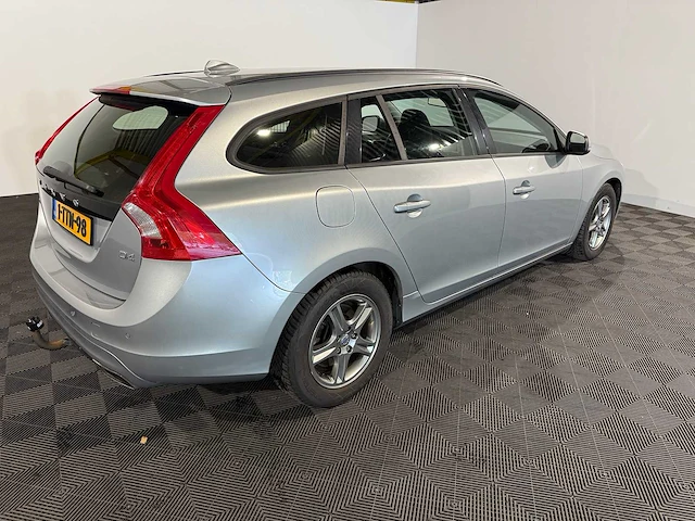 Volvo v60 2.0 d4 summum, 1-ttn-98 - afbeelding 11 van  16