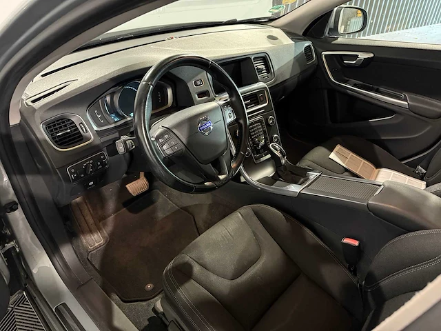 Volvo v60 2.0 d4 summum, 1-ttn-98 - afbeelding 14 van  16