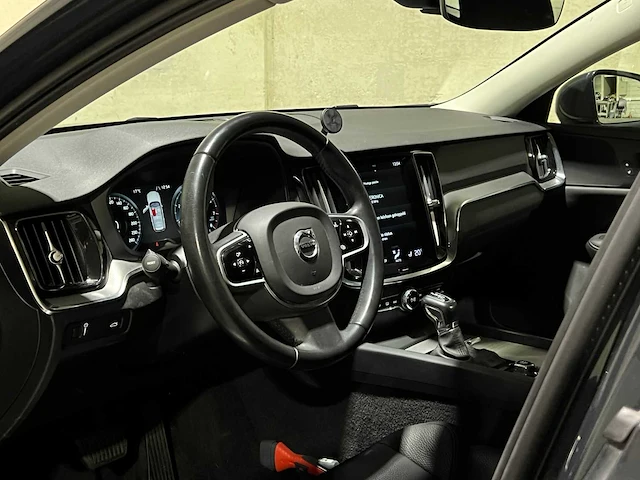 Volvo v60 2.0 t4 inscription 190pk 2020, h-722-rj - afbeelding 10 van  51