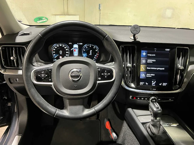 Volvo v60 2.0 t4 inscription 190pk 2020, h-722-rj - afbeelding 11 van  51