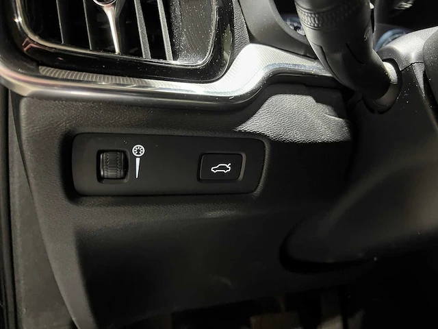 Volvo v60 2.0 t4 inscription 190pk 2020, h-722-rj - afbeelding 14 van  51