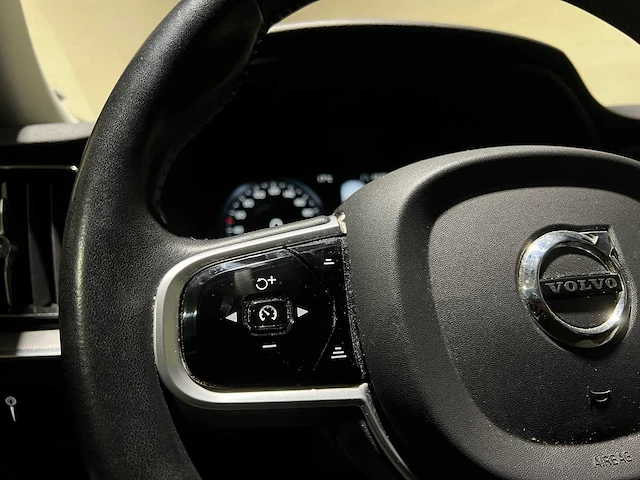 Volvo v60 2.0 t4 inscription 190pk 2020, h-722-rj - afbeelding 15 van  51