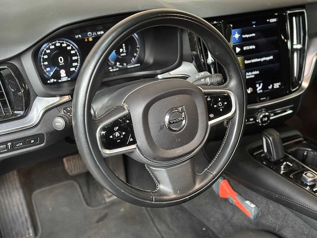 Volvo v60 2.0 t6 recharge awd business pro 341pk 2021, k-930-zf - afbeelding 17 van  60