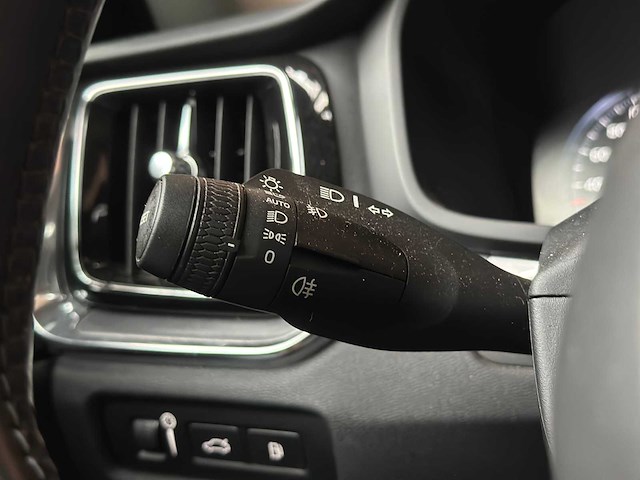 Volvo v60 2.0 t6 recharge awd business pro 341pk 2021, k-930-zf - afbeelding 18 van  60