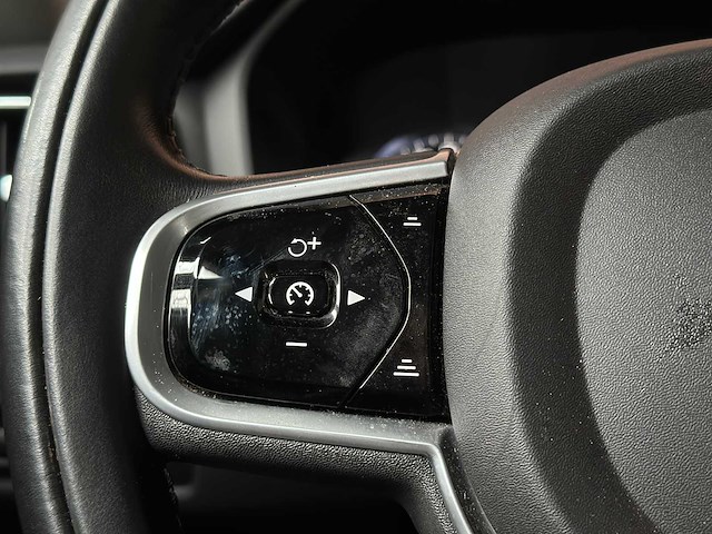 Volvo v60 2.0 t6 recharge awd business pro 341pk 2021, k-930-zf - afbeelding 20 van  60