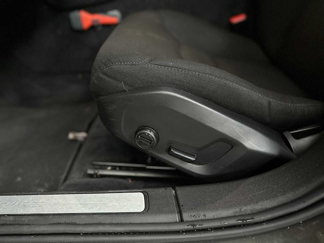 Volvo v60 2.0 t6 recharge awd business pro 341pk 2021, k-930-zf - afbeelding 33 van  60