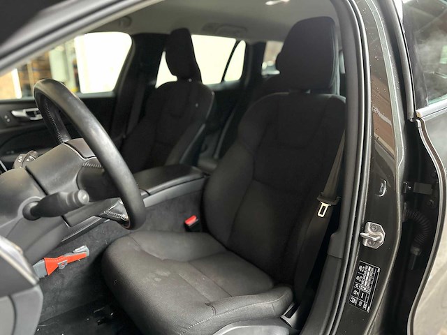 Volvo v60 2.0 t6 recharge awd business pro 341pk 2021, k-930-zf - afbeelding 35 van  60
