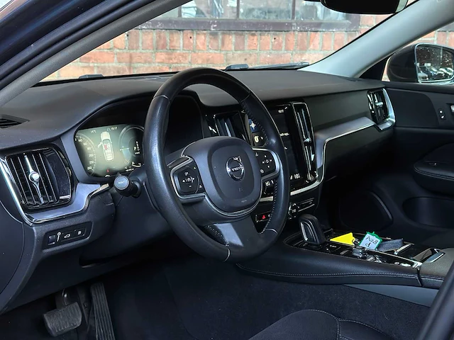 Volvo v60 2.0 t6 twin engine awd momentum pro 253pk 2020, h-754-fn - afbeelding 11 van  45
