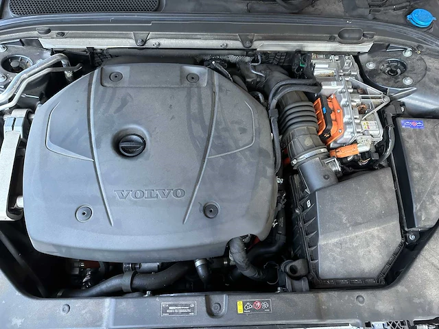 Volvo v60 2.0 t6 twin engine awd momentum pro 253pk 2020, h-754-fn - afbeelding 38 van  45