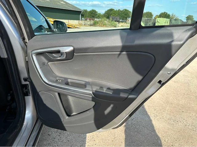 Volvo v60 2012 benzine - afbeelding 17 van  41