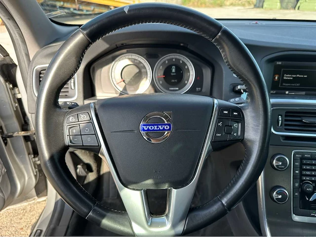 Volvo v60 2012 benzine - afbeelding 18 van  41